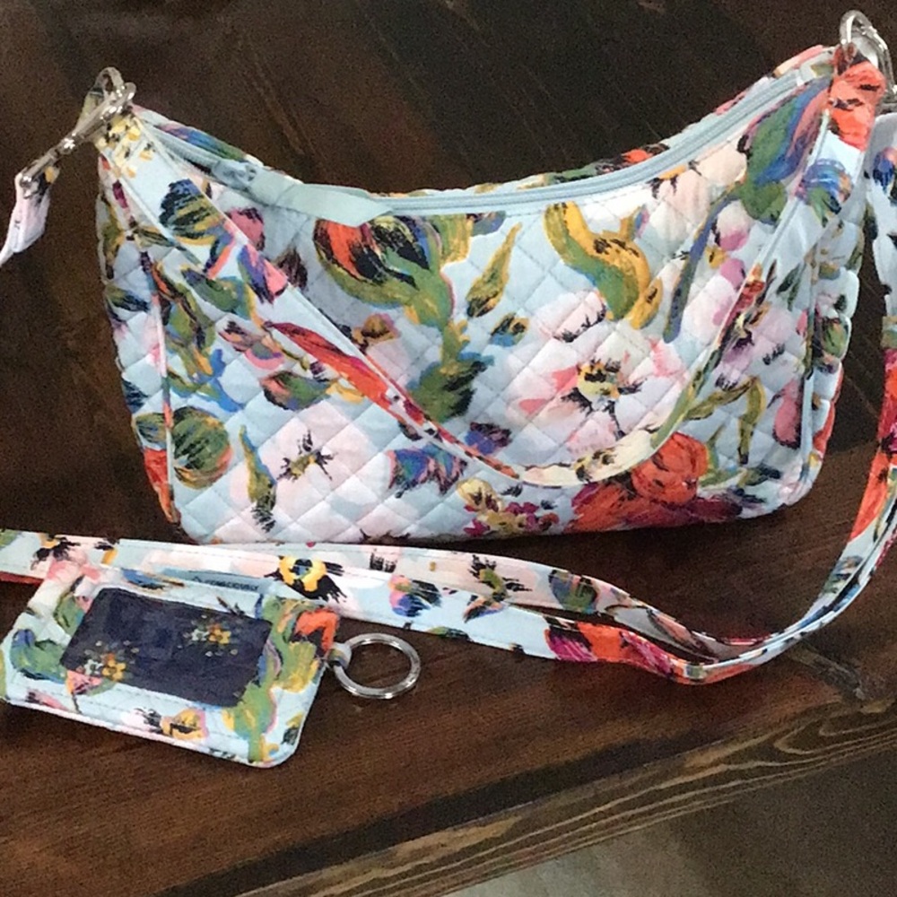 Gorgeous Vera Bradley crescent bag/with matching coin purse - Picture 3 of 10
